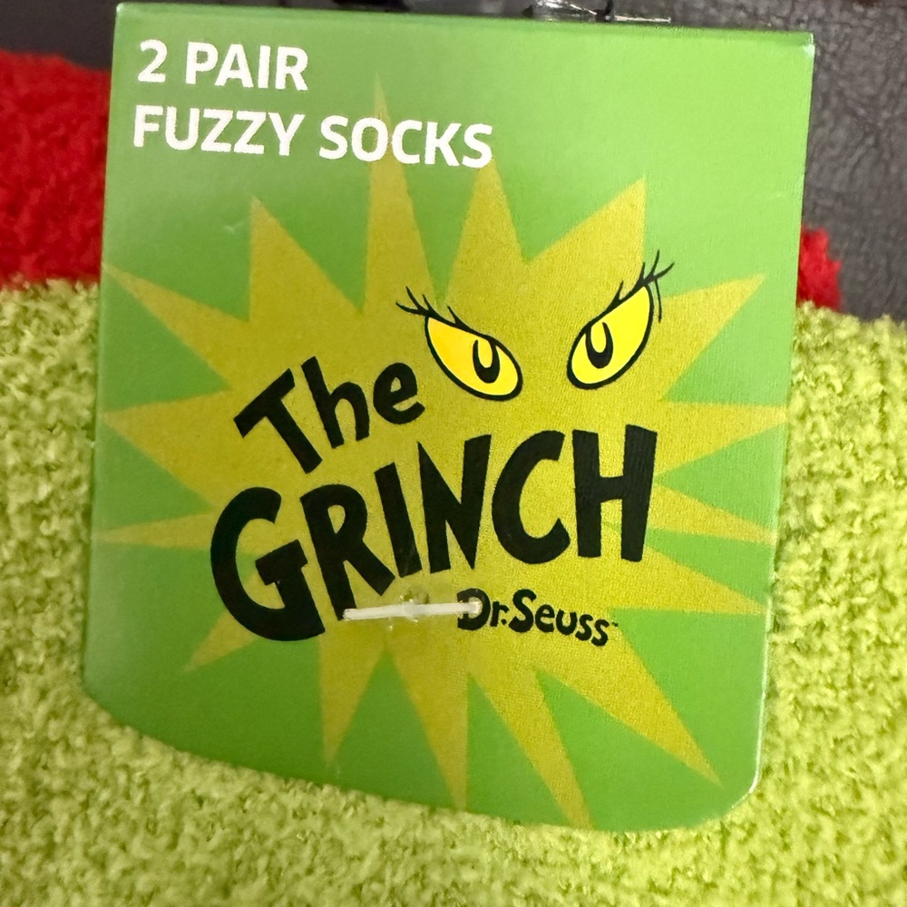 Dr. Seuss The Grinch Fuzzy Socks - Green and Red 2 pair NWT